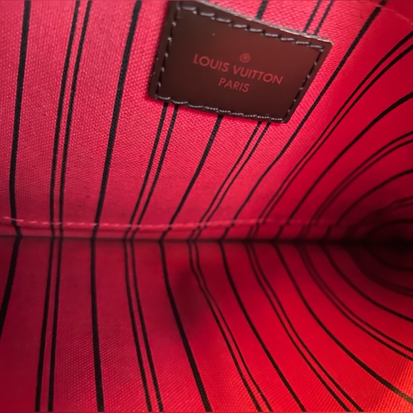 Louis Vuitton wristlet - Picture 10 of 15